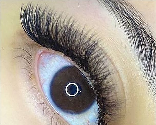 Volume lashes, close-up – Ellie Beauty, Singapore
