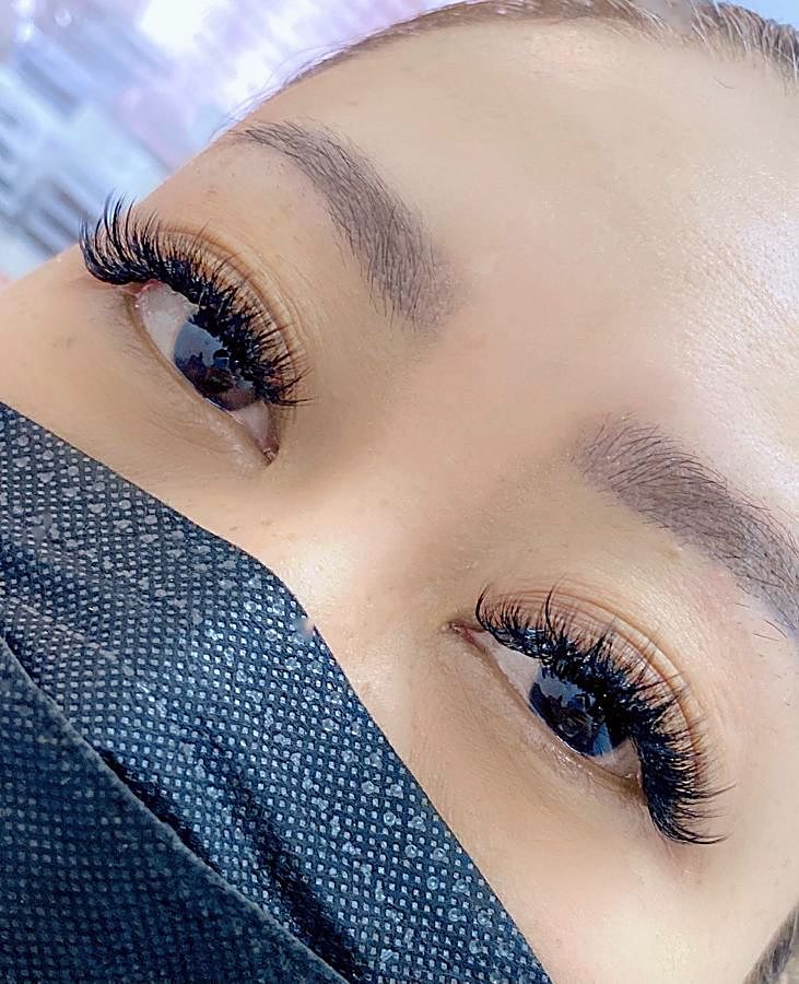 Natural wispy lash set by Ellie – Ellie Beauty, Singapore
